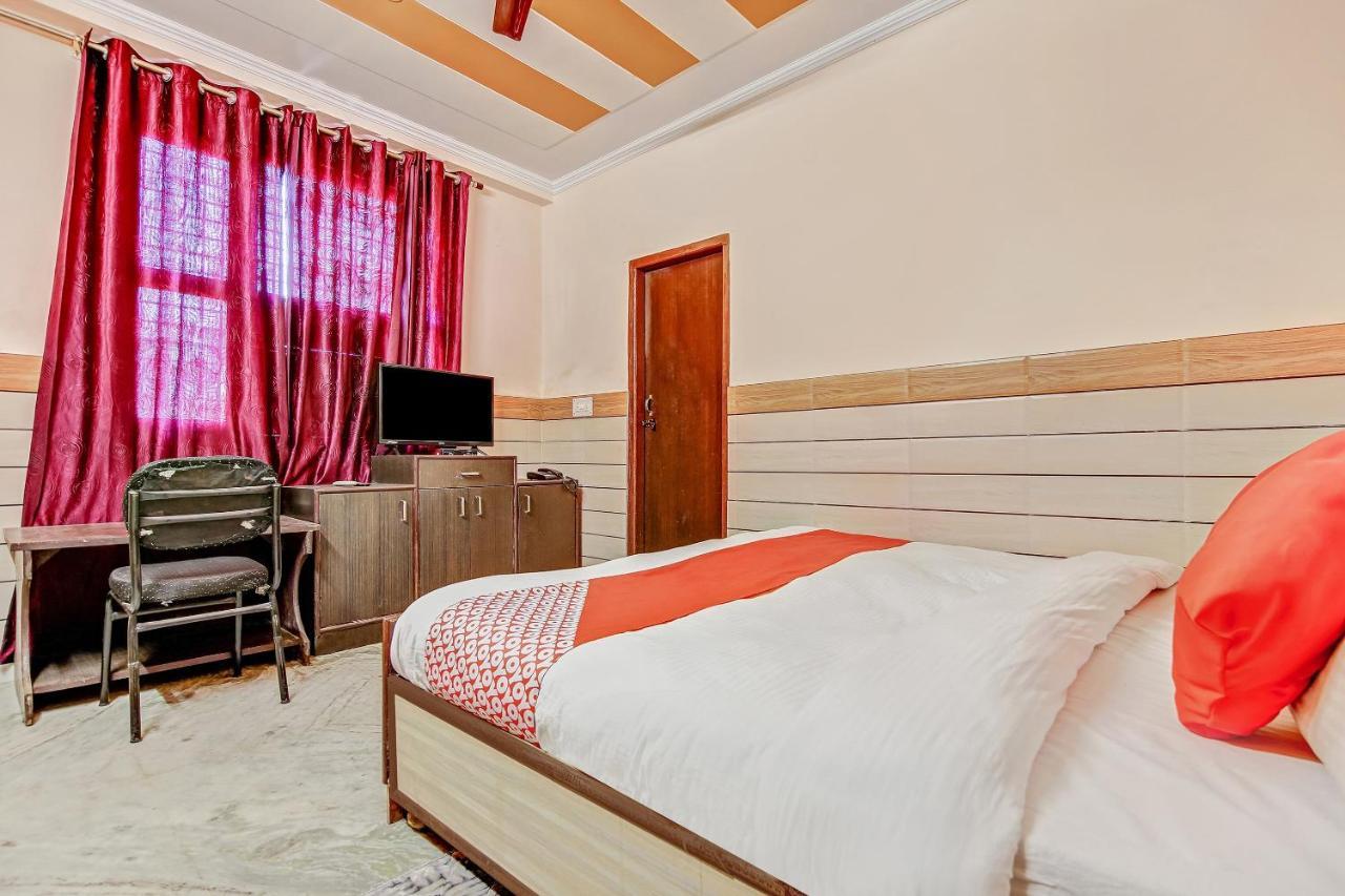 Oyo Park View Guest House Near Edm Mall New Delhi Exterior photo